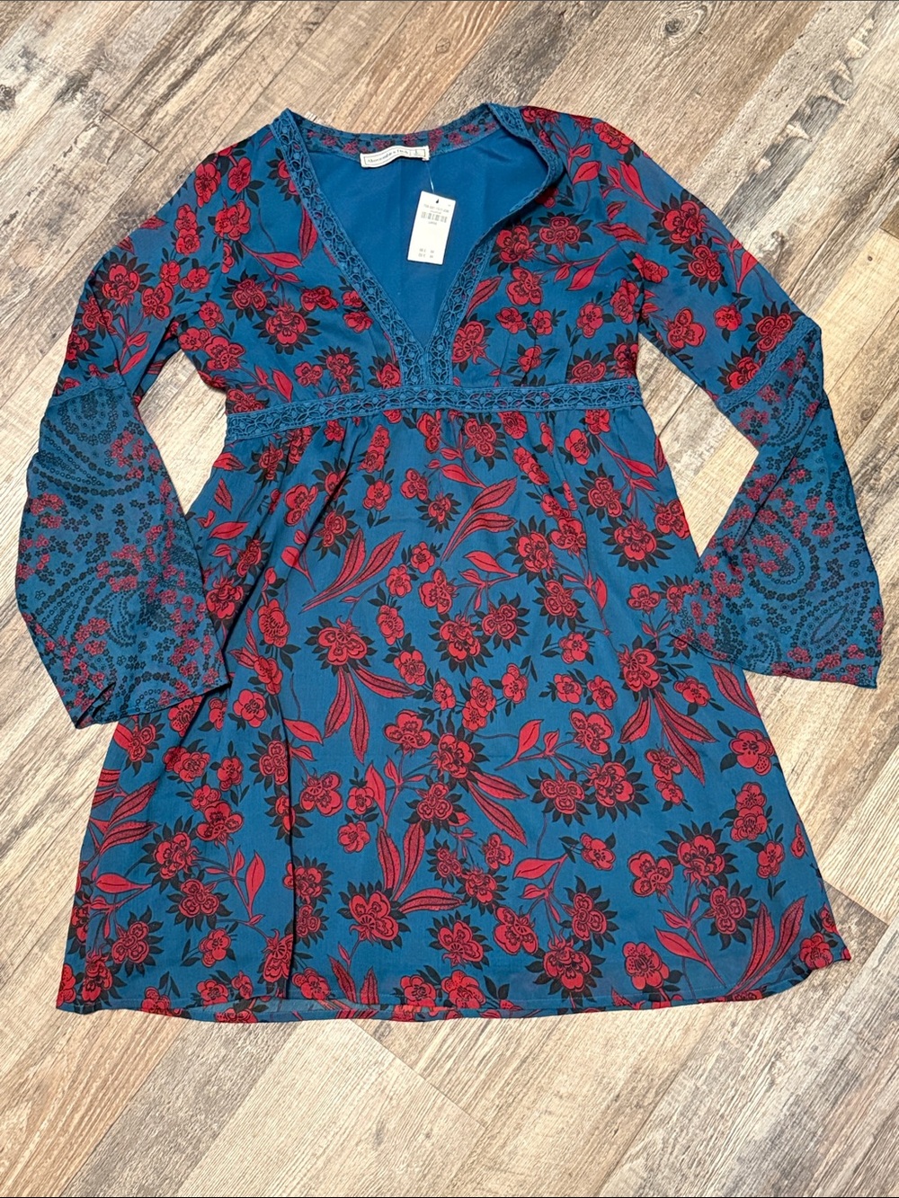 NWT Abercrombie & Fitch Teal Red Rose Floral Babydoll Boho Dress Bell Sleeve L